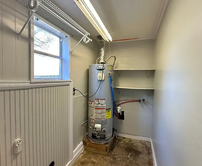 1309 S Robertson Ave — Photo 25