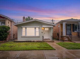 8717 S Luella Ave, Chicago, IL 60617