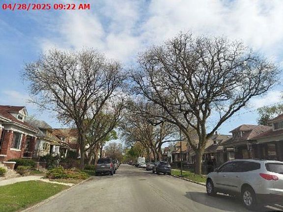 Exterior Neighborhood (street photo)