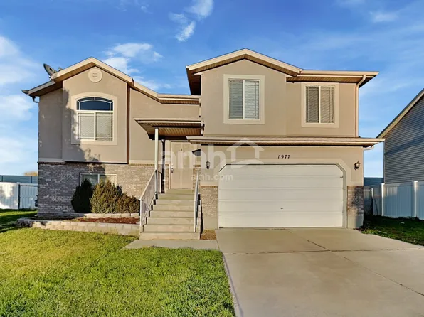 1977 E Fremont Crest Ave, Syracuse, UT 84075