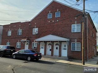 2 1st St #10, Elmwood Park, NJ 07407