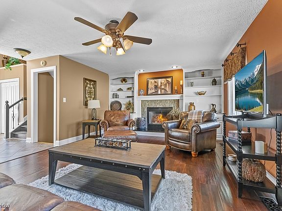 4th image of 1289 Peartree Ct