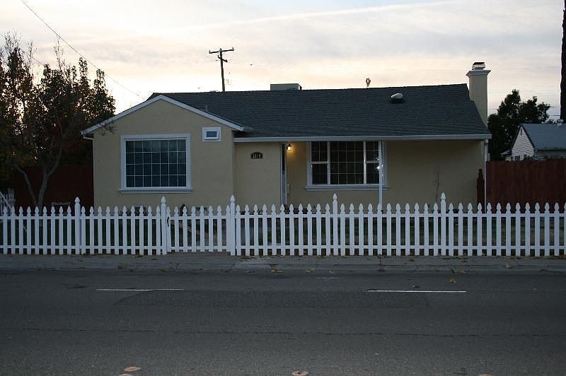 1st image of 2104 Covillaud St