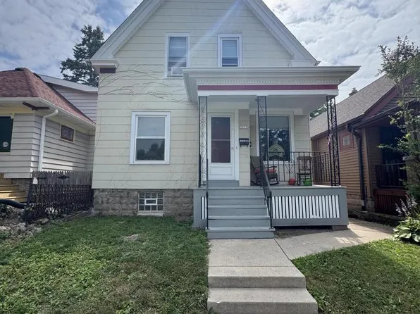 3222 North Newhall STREET, Milwaukee, WI 53211