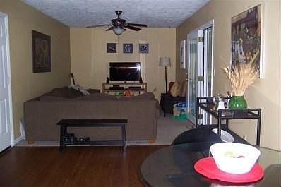 5th image of 2225 Mardell Dr