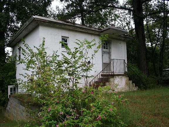 2nd image of 2614 Dunkirk Ave