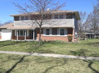 264 Harmony Ln, Elk Grove Village, IL 60007