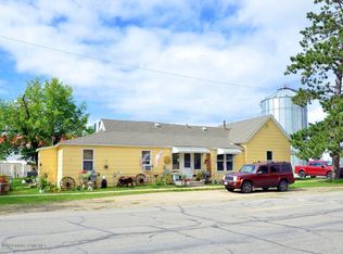 19 1st St SE, Menahga, MN 56464