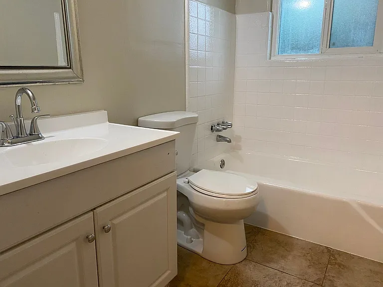 4004 Williams Rd #3 — Photo 8