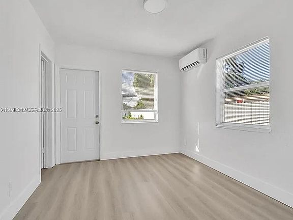 4th image of 26540 SW 1st Ct #Townhouse 38