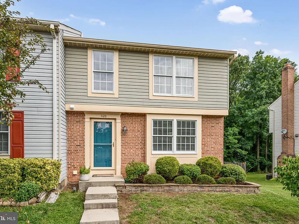 1120 Floyd Pl