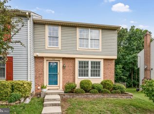 1120 Floyd Pl, Herndon, VA 20170