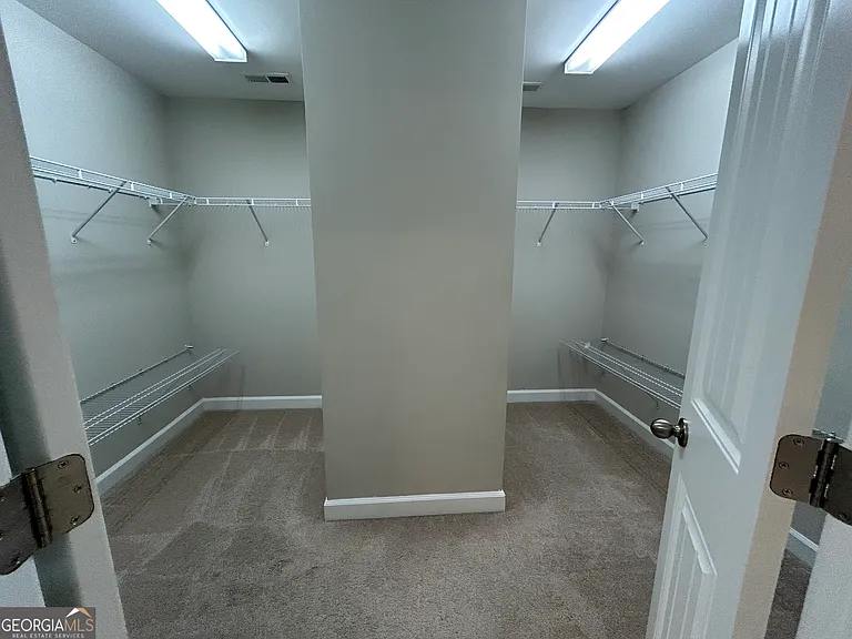 2940 Furlong Ct — Photo 20