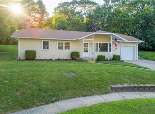 4204 Valley Cir, Des Moines, IA 50317