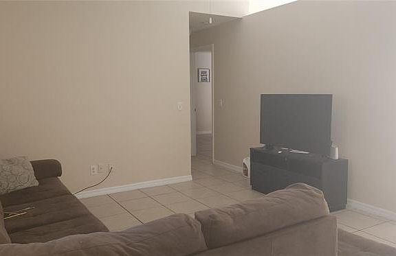 3rd image of 2785 Beaver Dr