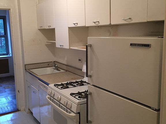 2nd image of 420 E 55th St APT 9D