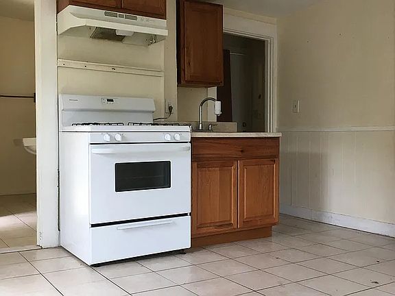 2nd image of 3 Winnemay St #3