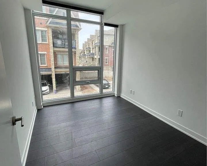 180 Veterans Dr #209 — Photo 9