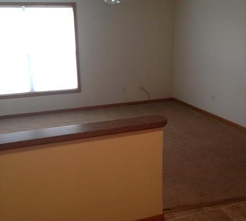 3rd image of 171 E 12th St