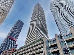 2221 Yonge St #5105, Toronto, ON M4S 0B8