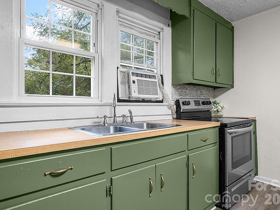 5th image of 1124 Bradford Mountain Rd