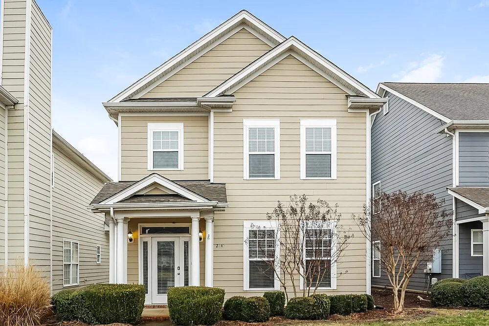 3 bed, 2.5 bath, 2182 sqft, $3,130 — Photo 1