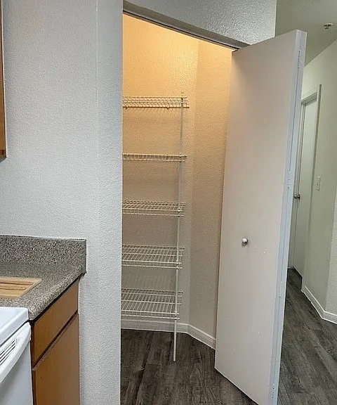 Kimberly Pointe Apartments — Photo 19