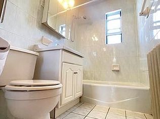 22151 Horace Harding Expy #22H, Oakland Gardens, NY 11364