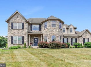 1502 Langshire Dr, York, PA 17404