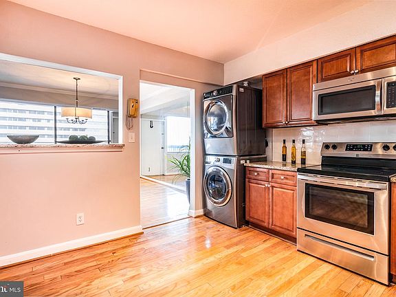 3rd image of 3713 S George Mason Dr APT 611