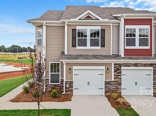 70 Creekview Rd, Hendersonville, NC 28791