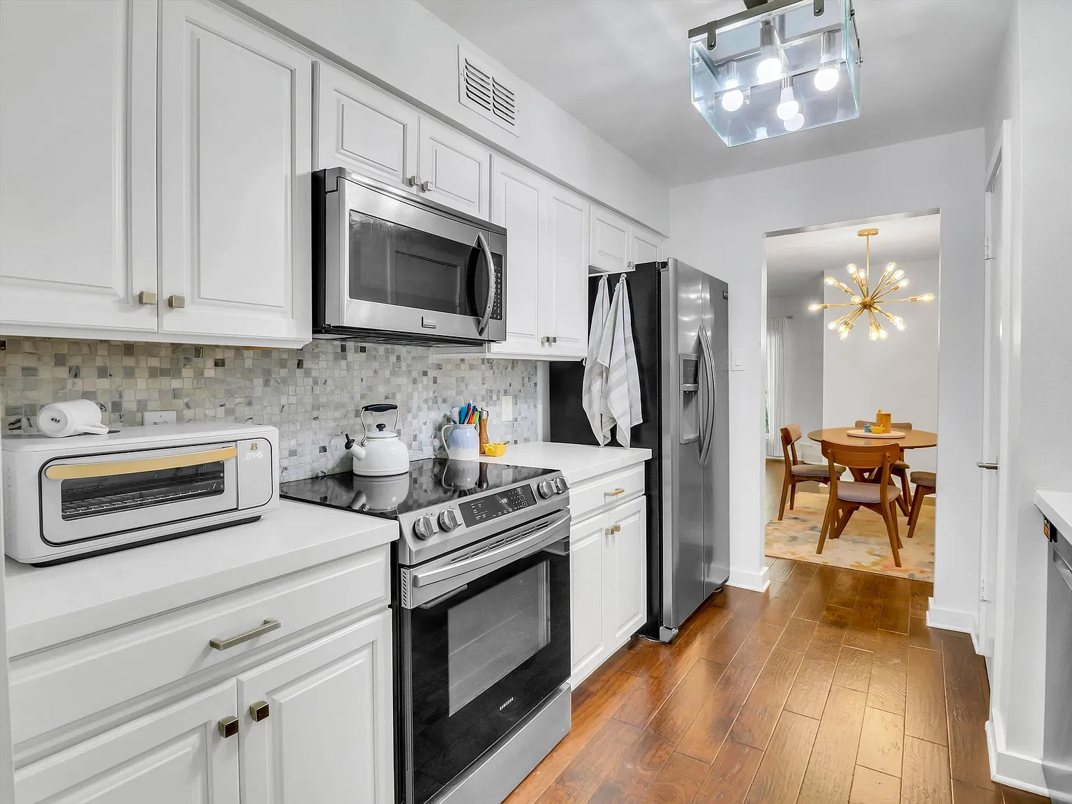 3 bed, 2.5 bath, 1847 sqft, $2,500 — Photo 4