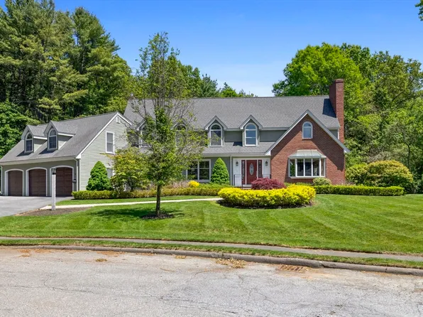 3 Russell Rd, Lynnfield, MA 01940