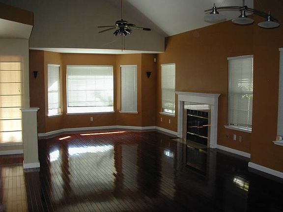 2nd image of 19 Durazno Ct