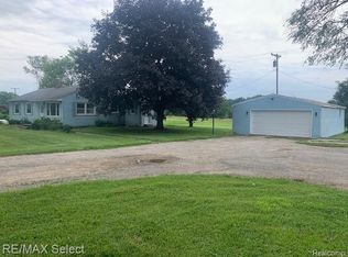 6320 E Allen Rd, Fenton, MI 48430