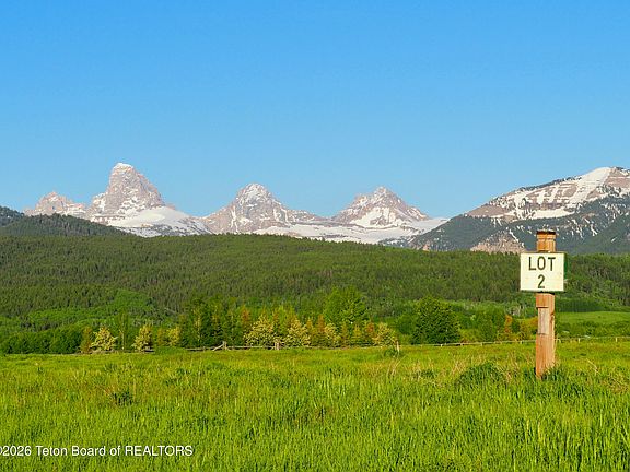 5th image of 1990 Snow Crest Ranch Dr