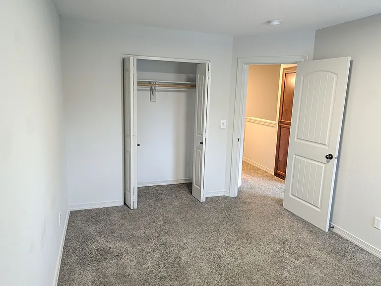 407 & 409 Madrona Ave SE — Photo 23