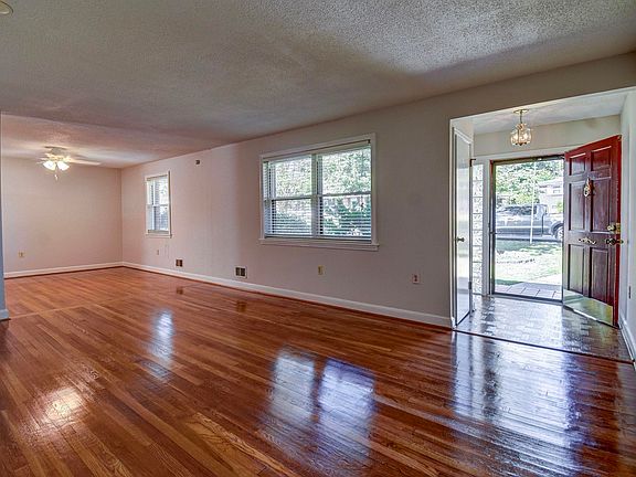 5th image of 949 Gabriel Rd