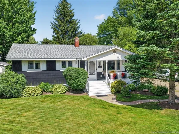55 Lindsay St, Riverview, NB E1B 3A2