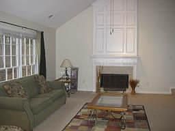 3rd image of 210 Kaolin Ct