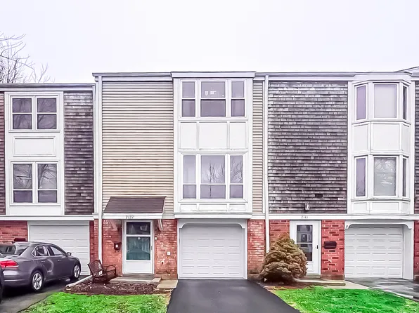 2137 Greystone Pl, Hoffman Estates, IL 60169