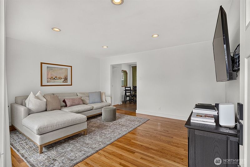 2nd image of 6014 Fleming Street