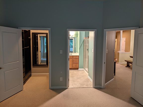 3rd image of 132 Siena Ln