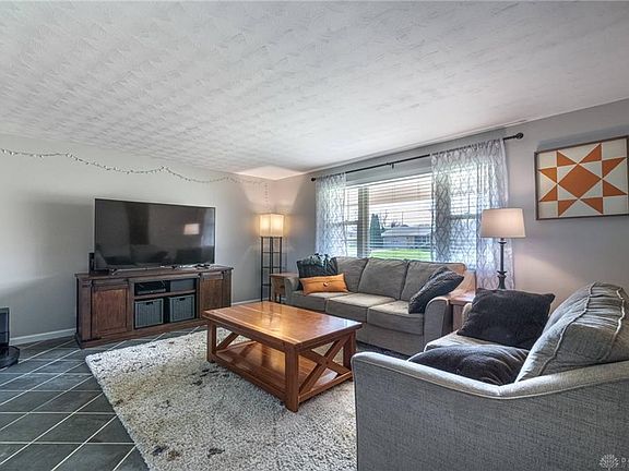 4th image of 2348 Apricot Dr