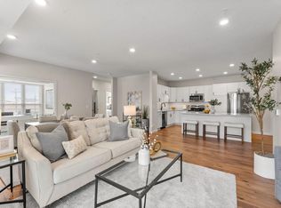 2350 Harbor Pl #214, Mound, MN 55364