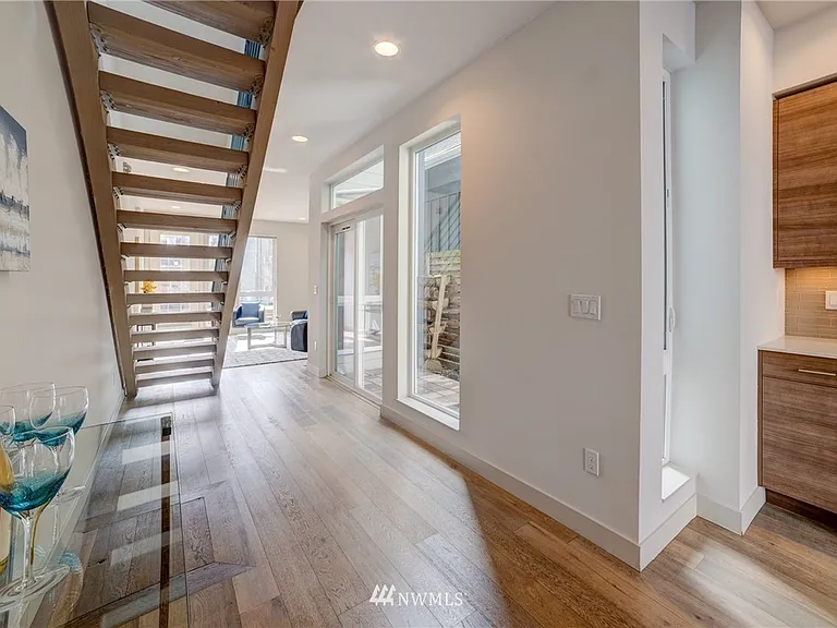 1734 NW 60th St — Photo 8