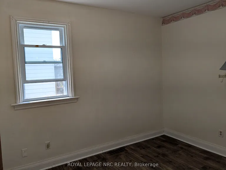 187 Neff St #UPPER — Photo 11