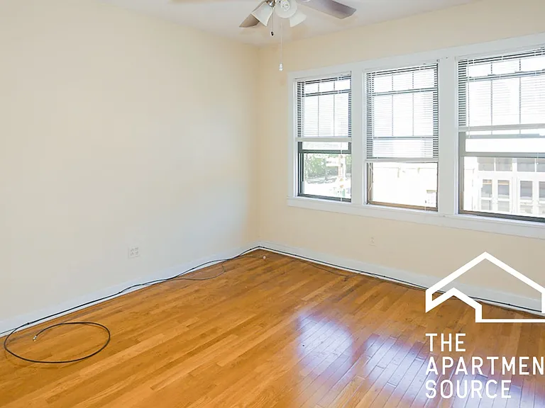 2256 N Southport Ave #1 — Photo 2