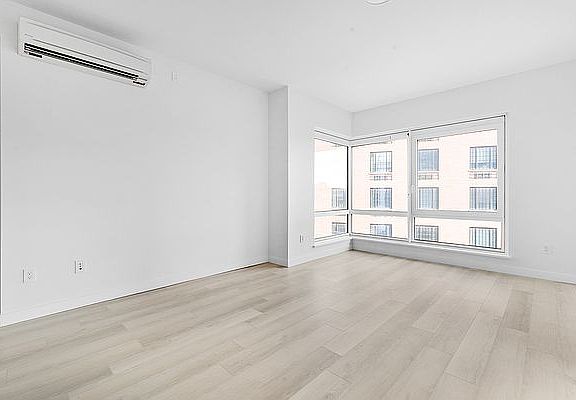 4th image of 1027 Fulton St #5C
