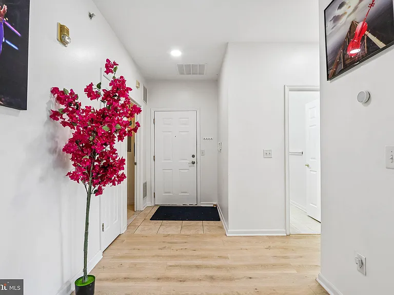 121 Kyle Way — Photo 25